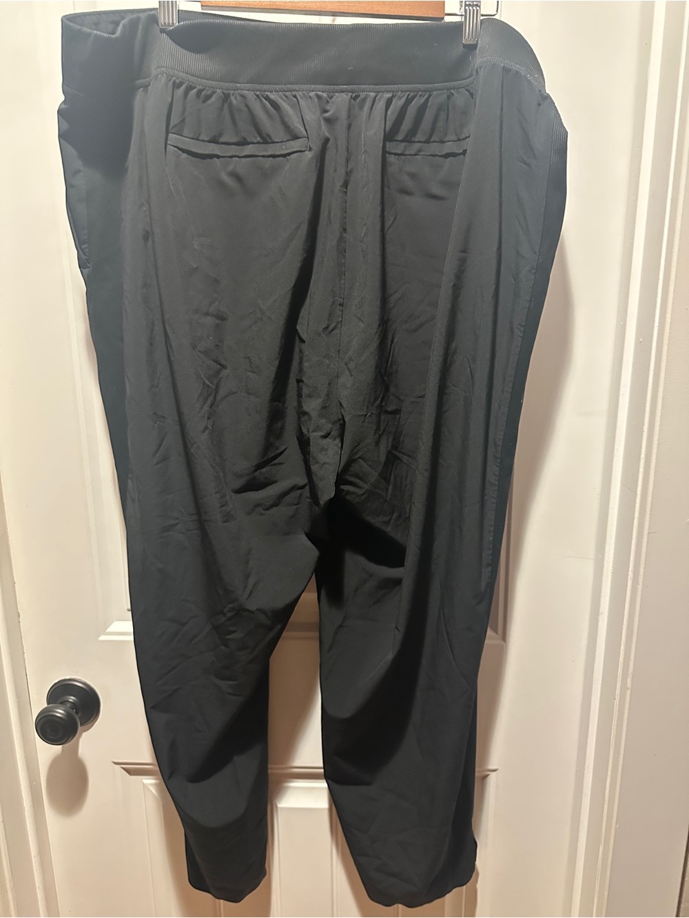 Athleta Brooklyn Ankle Black Tapered Side-Slit Pants Lightweight Travel Fave! 20 - Picture 3 of 6